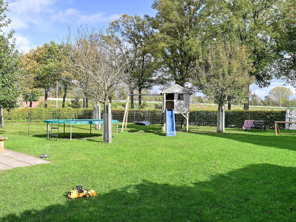Holiday Home in Overberg With Garden and Terrace view 3