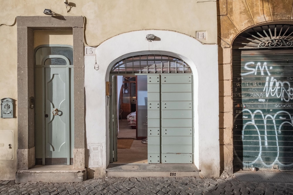 Campo De' Fiori Apartments