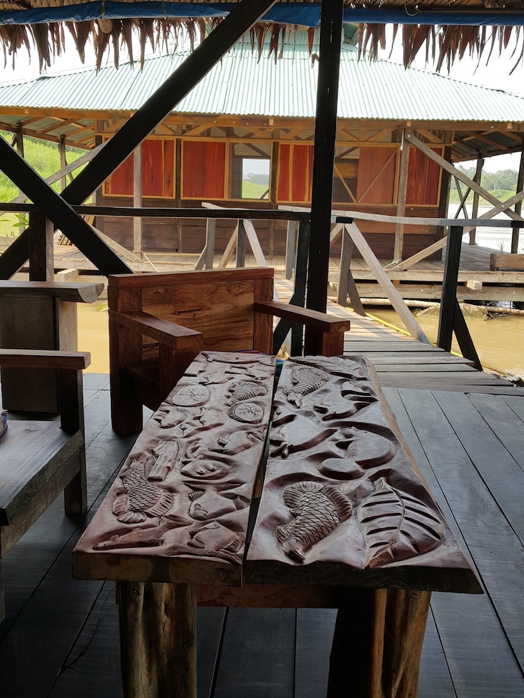 Kurupira Cabin Floating