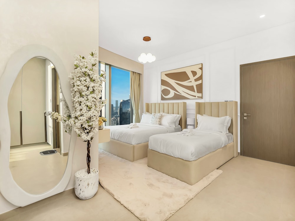 Skyline Grandeur I Burj & Fountain View