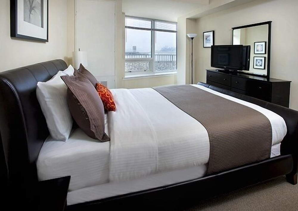 Premier Furnished Apartment at The Pier