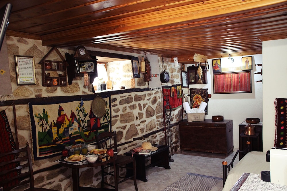 Aristotelis Traditional Guest House