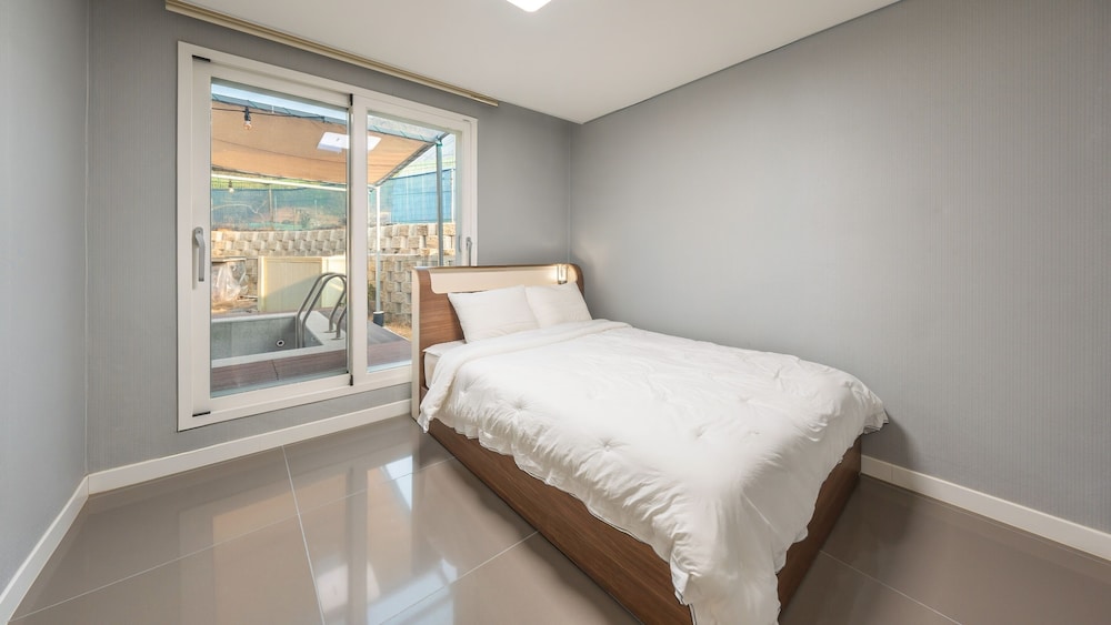 Yeosu Everyday Small Changes Pension