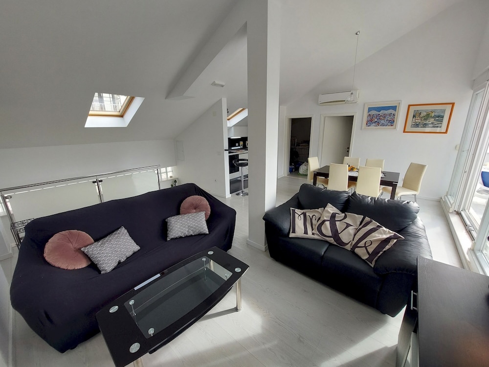 Blue Bay Apartment