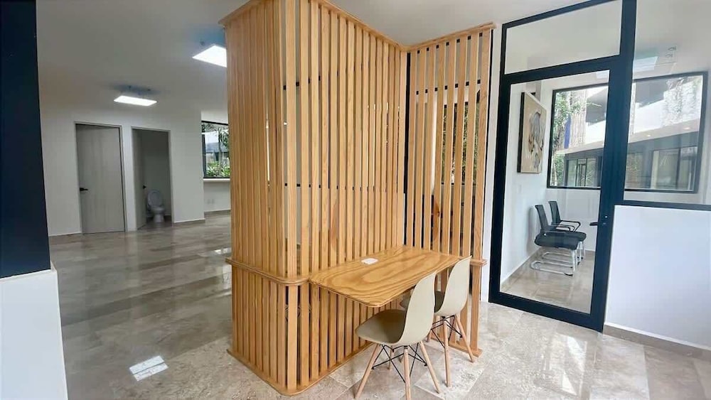 Colorful Perfect Located 2 Br. W/great Amenities