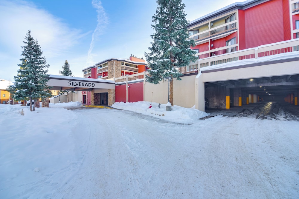 Pool + Hot Tub Access: Condo in Winter Park!