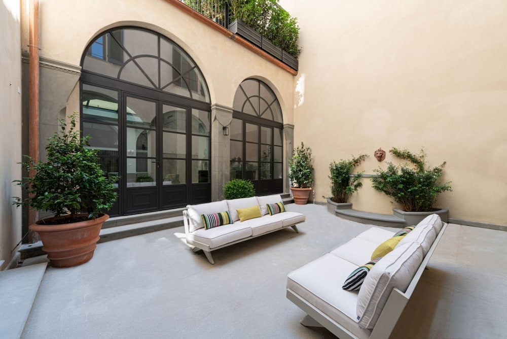 Palazzo Pazzi Vitali Luxury Apartments