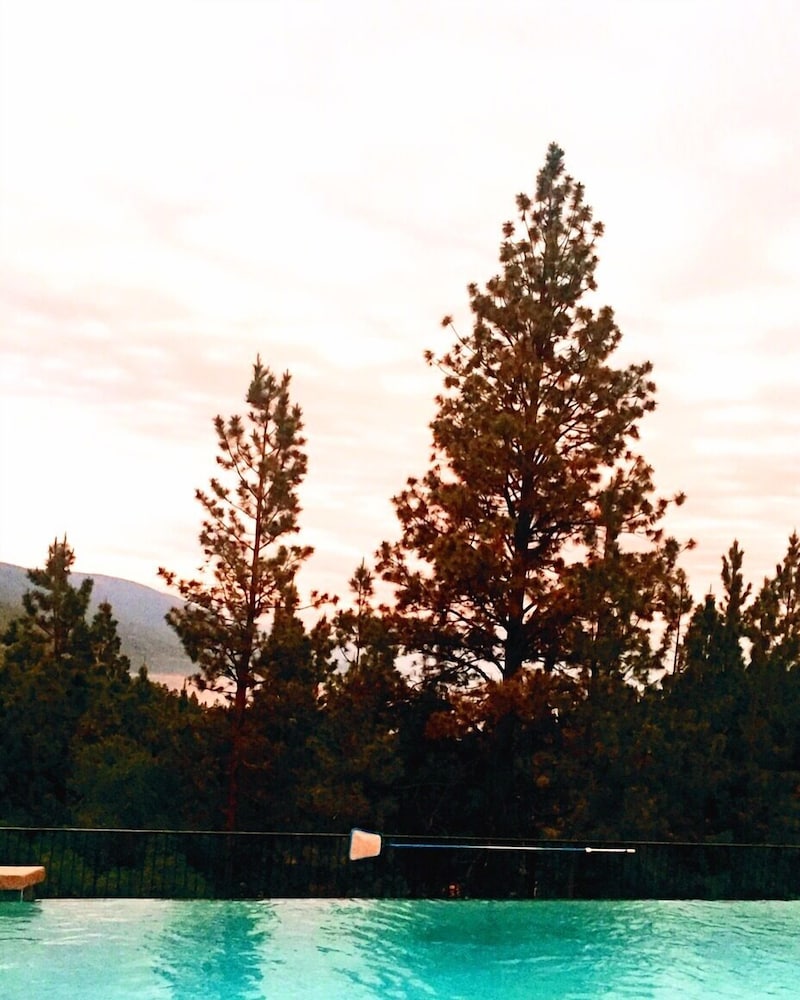Mountain Lake Lodge
