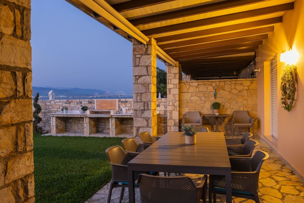 Seafront Villa Ciel With Private Pool in Nafpaktos