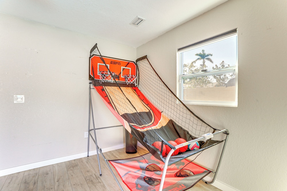 Saltwater Pool & Putting Green: Bradenton Oasis