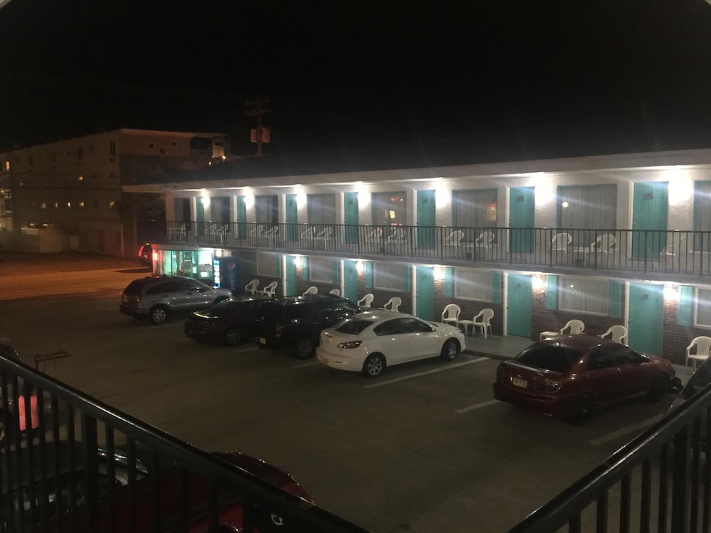 Surf Comber Motel