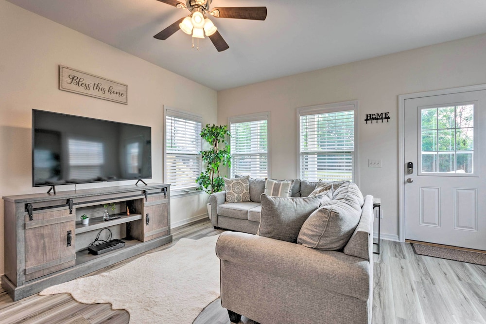 Idyllic Pensacola Home w/ Yard + Fire Pit!
