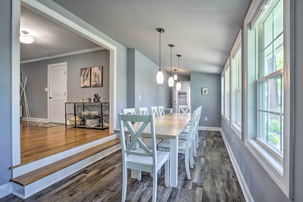 Bright Cary Home With Deck < 15 Mi to Raleigh! - Property Image 7