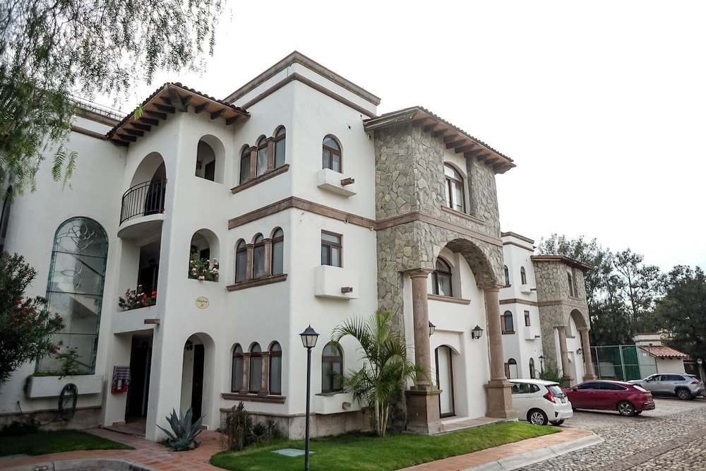 Prime Location w Amenities in San Miguel