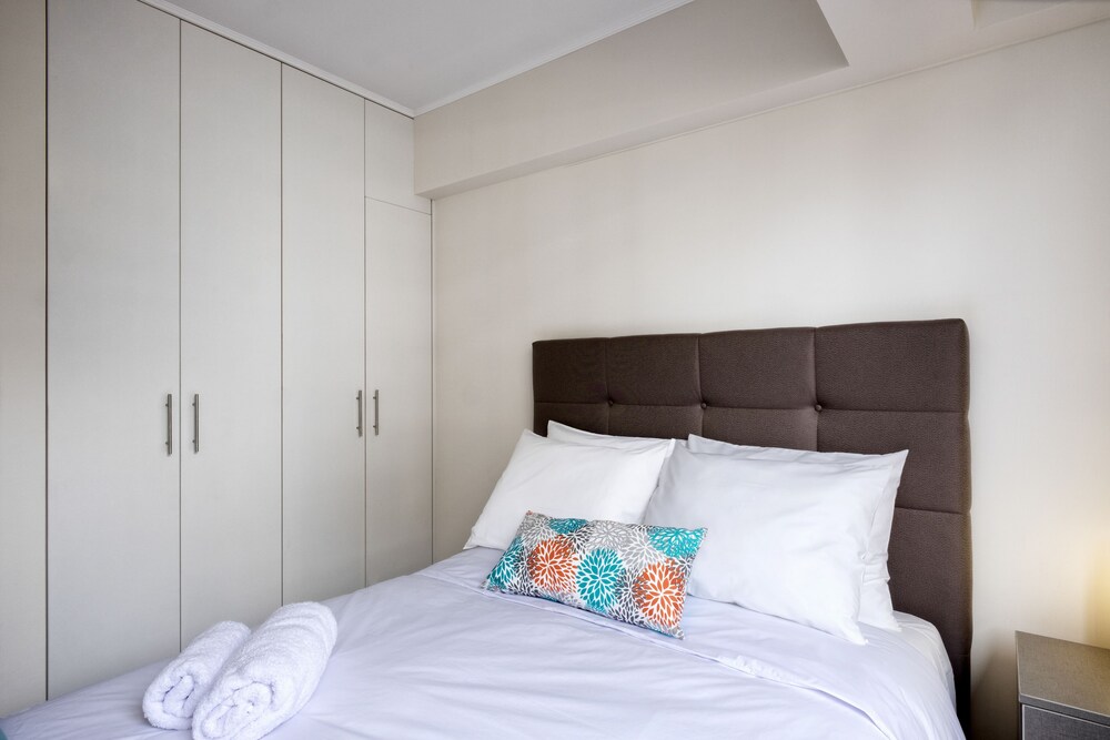 UR Place Rentals -2Bdrm Canvas Miraflore view 2
