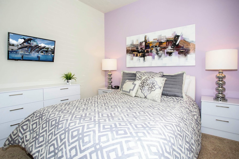 Luxury 5 Bedroom w Private Pool Close to Disney 8875 view 2