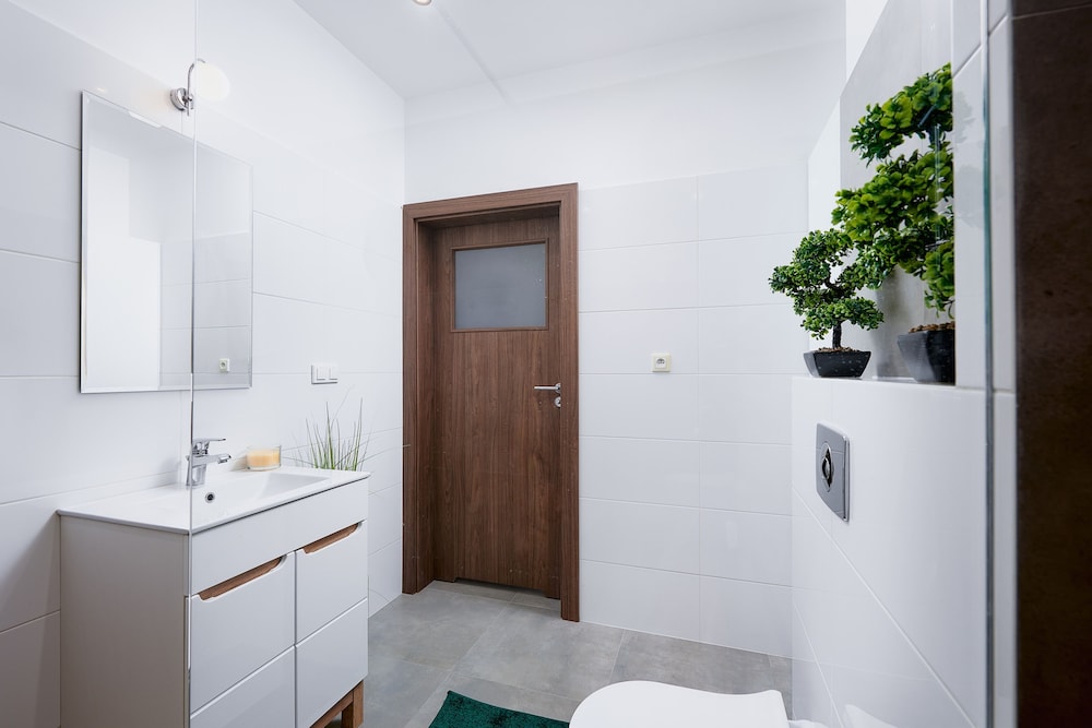 Lumina stylish and spacious studio view 3