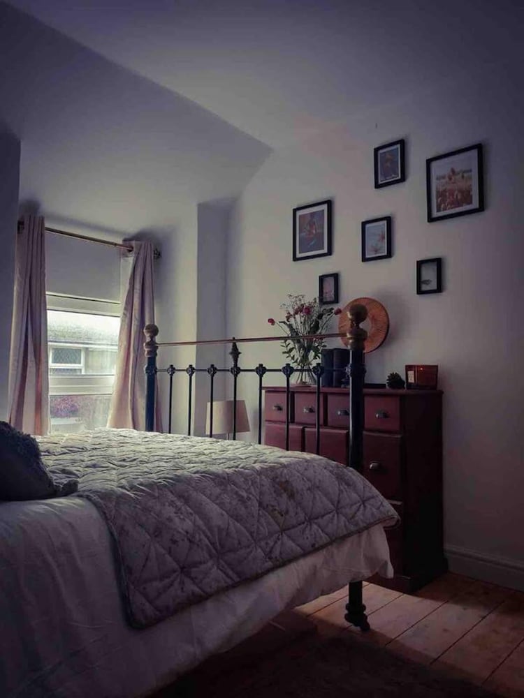 3 bed House in The Centre of West Cornwall view 2
