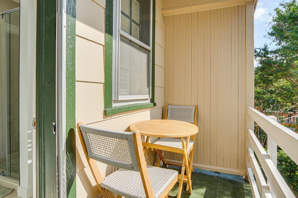 Dtwn at Your Door: Historic Frederick Gem w/ Yard!