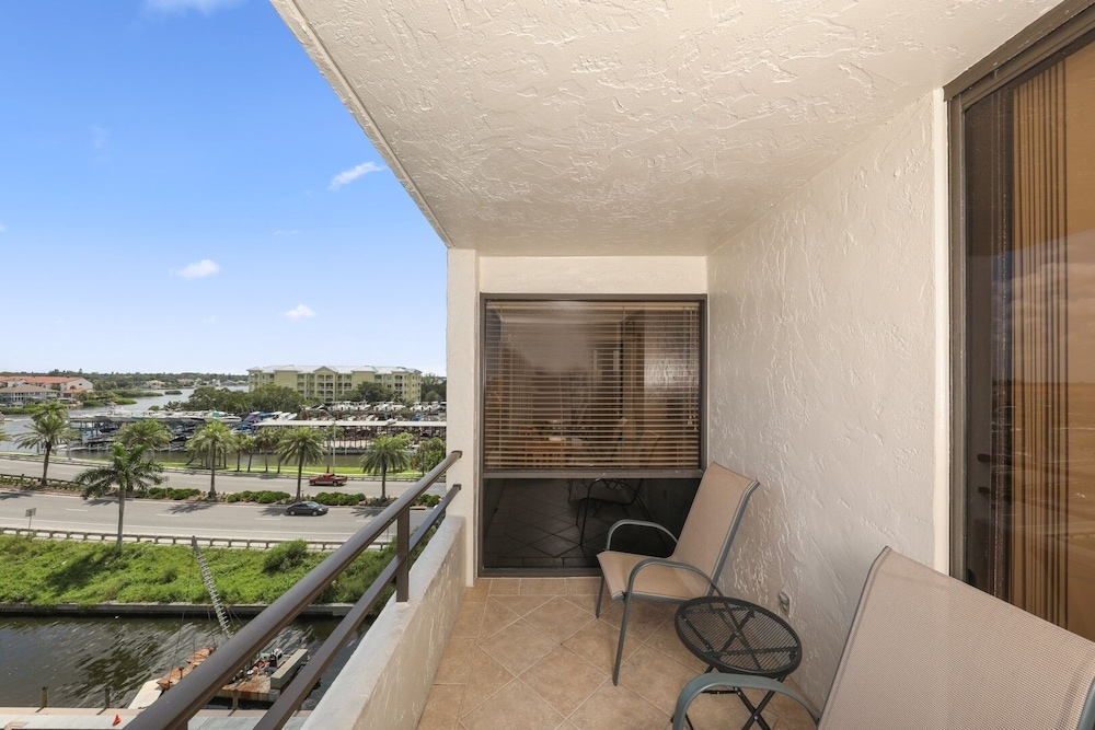 Anchorage Resort 7th Floor 2-Bedroom Condo w Private Balcony Beach Access 2 Condo