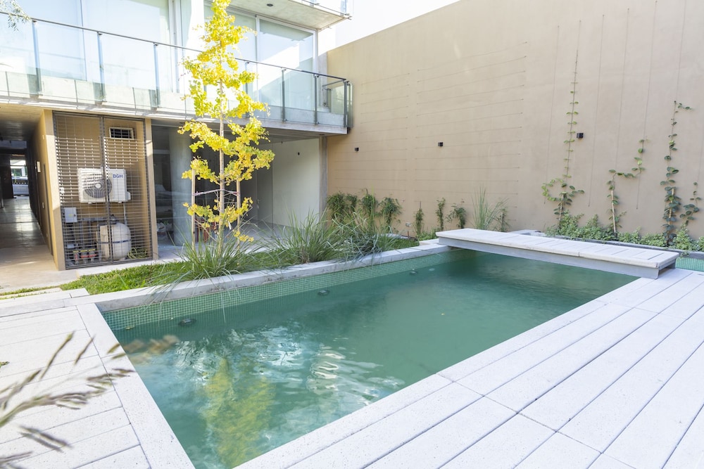 Floralis Suites by Be Local
