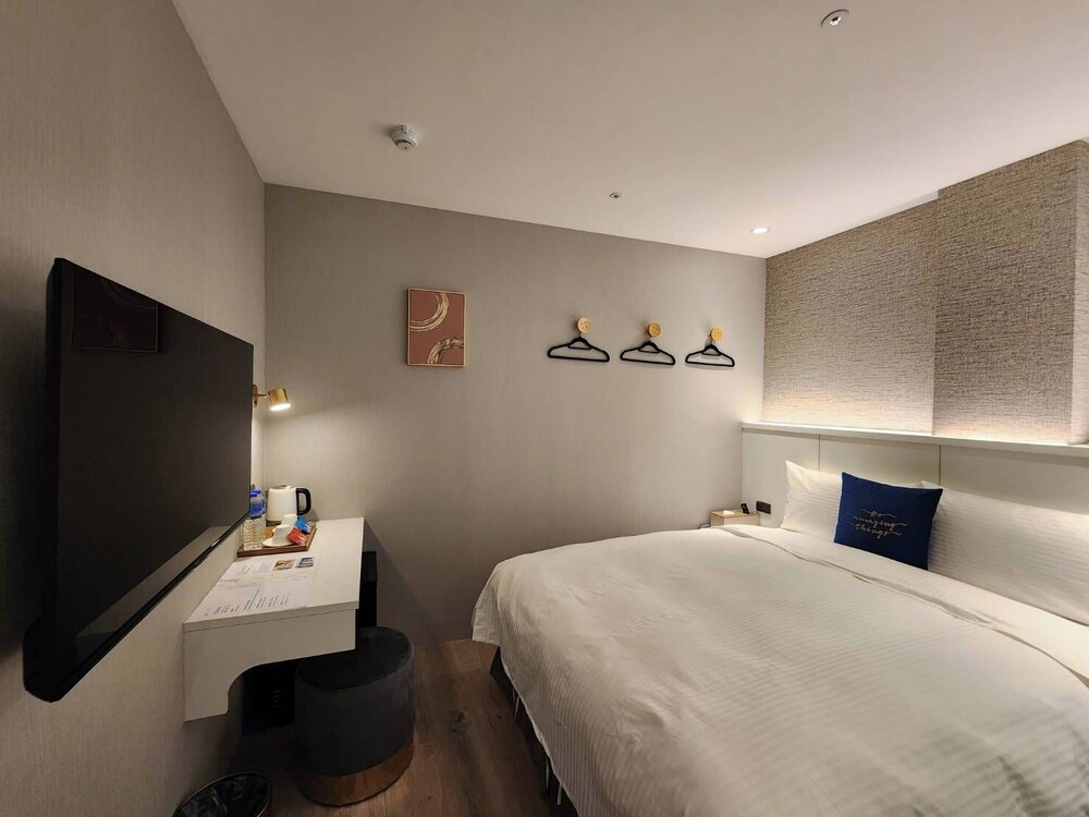 Fun Stay Inn Ximen
