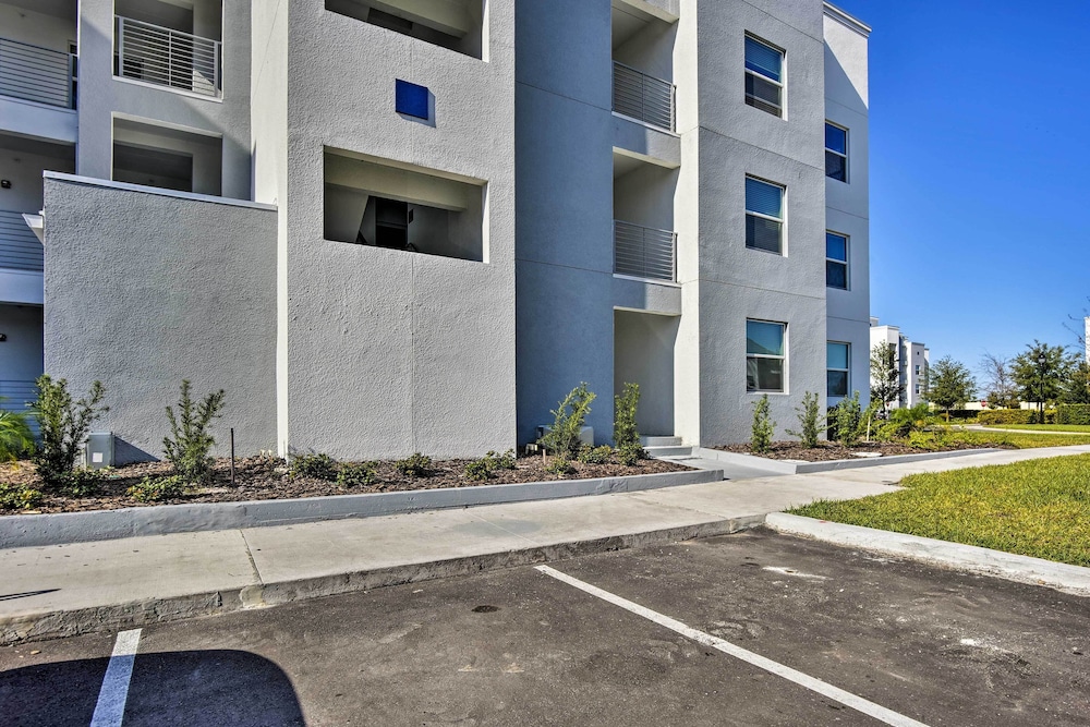 Kissimmee Condo w/ Resort-style Amenities!