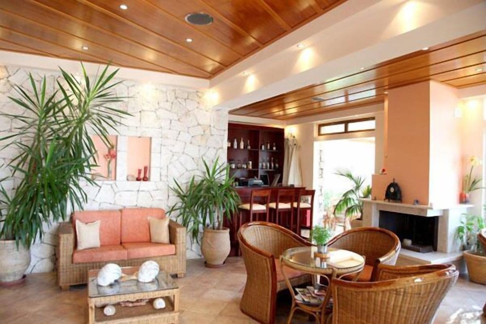 Paralio Hotel