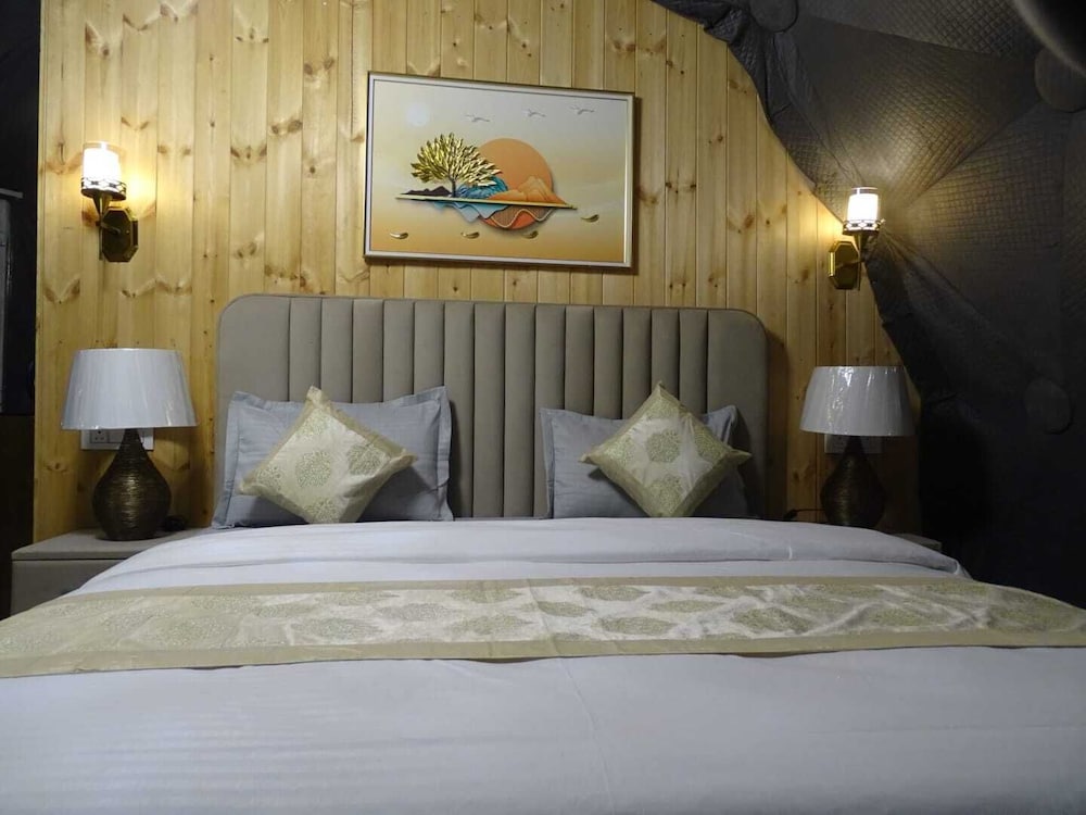 Shiku Glamping Stays