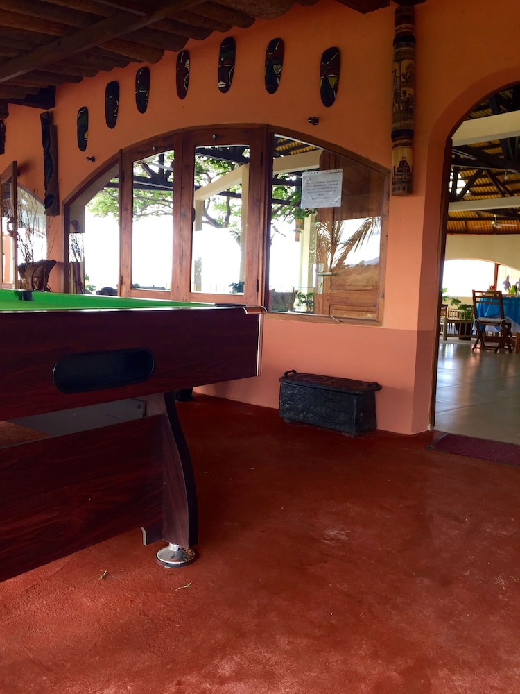 Oasis Lodge
