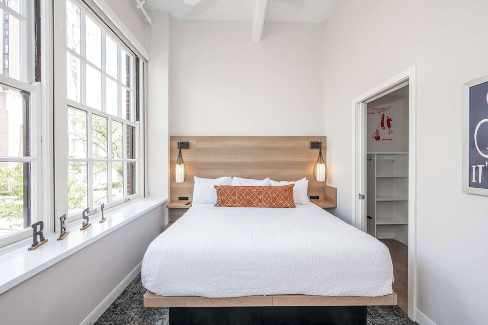 The 333 Suites 201 Stay for 6