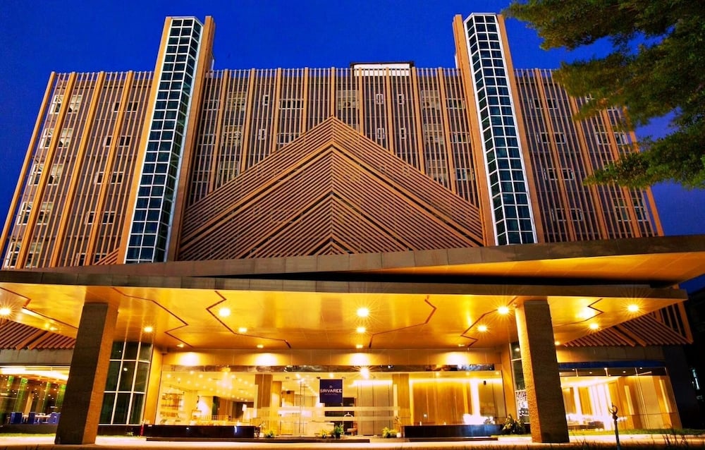 Hotel The Srivaree Airport Hotel - Image 1