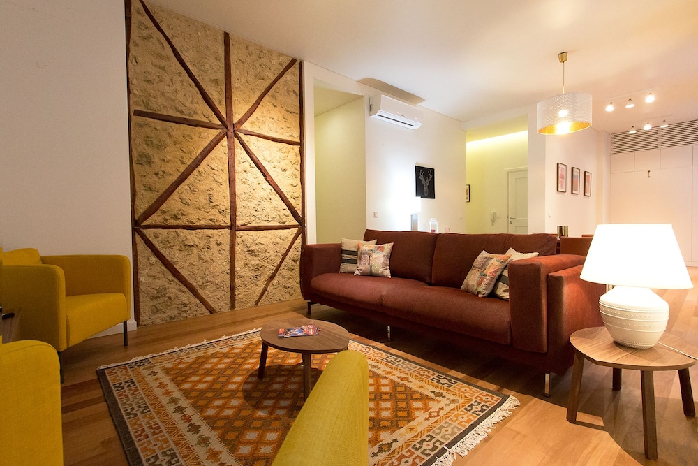 Downtown Prestige by Homing