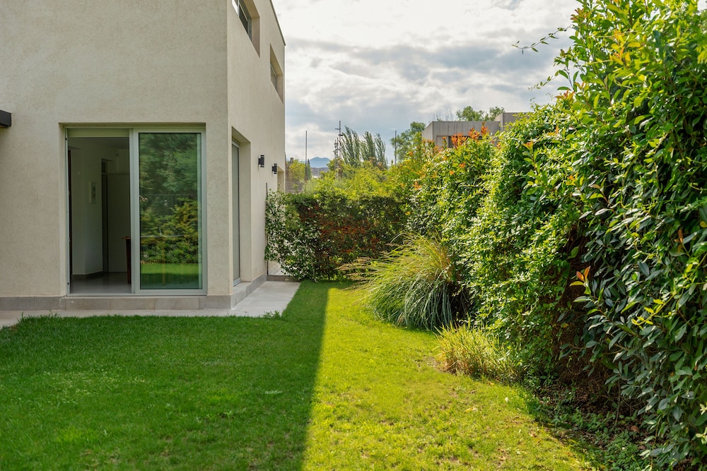 Duplex Las Acacias 8 by Vilvey Turismo