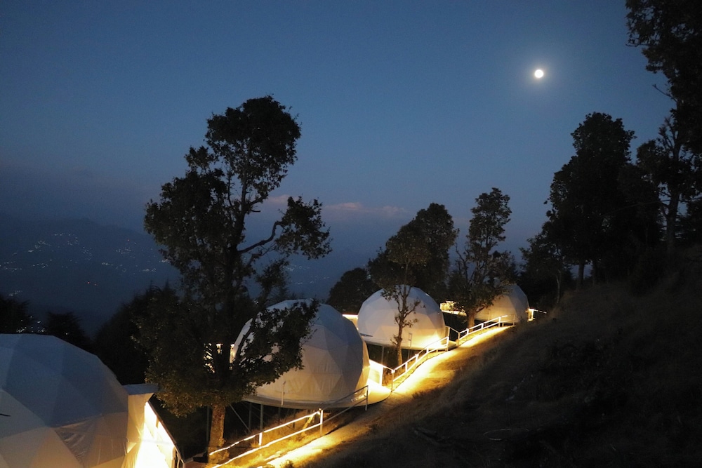 Nilayam Resorts