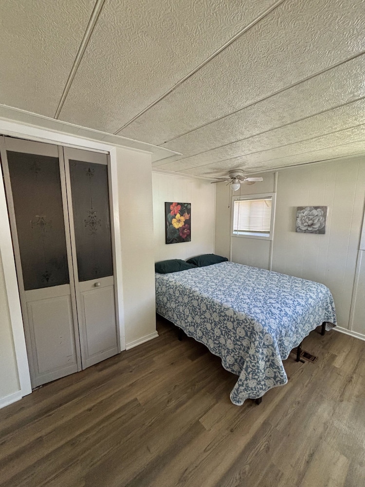 4 bd 10 min to Downtown W D