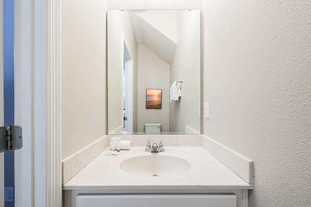 Upstay - Solterra Home w Private Pool Hot Tub