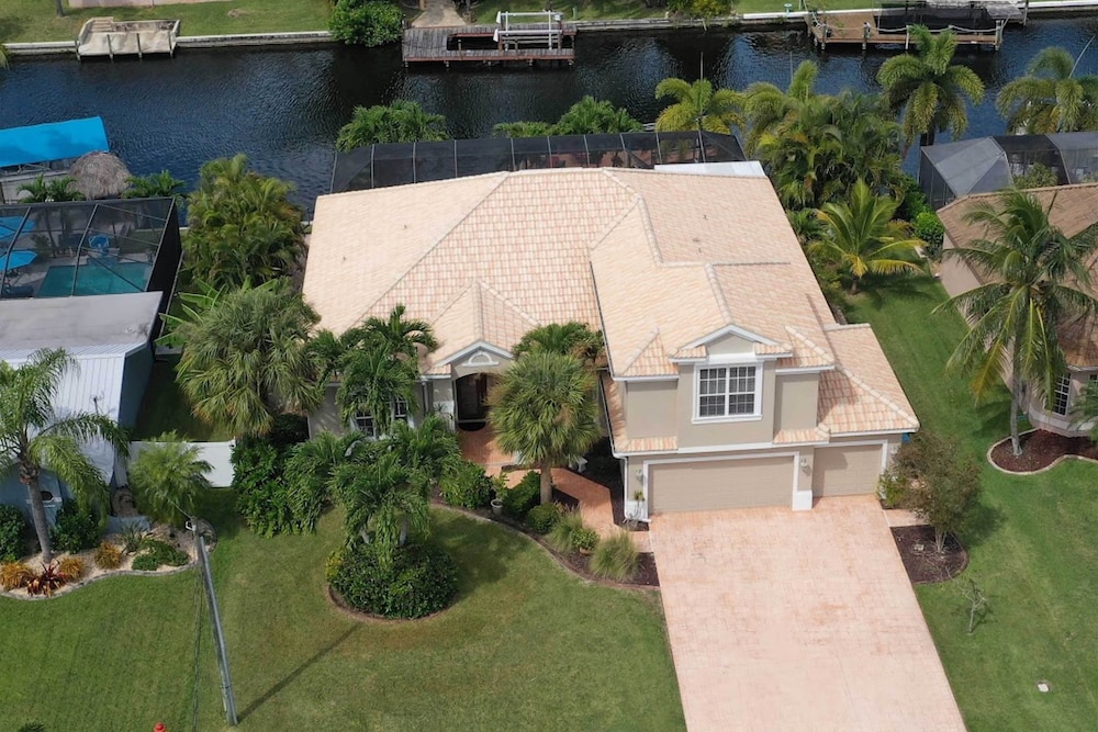 Spacious Canalfront Oasis w/ Pool Hot Tub! - Property Image 21