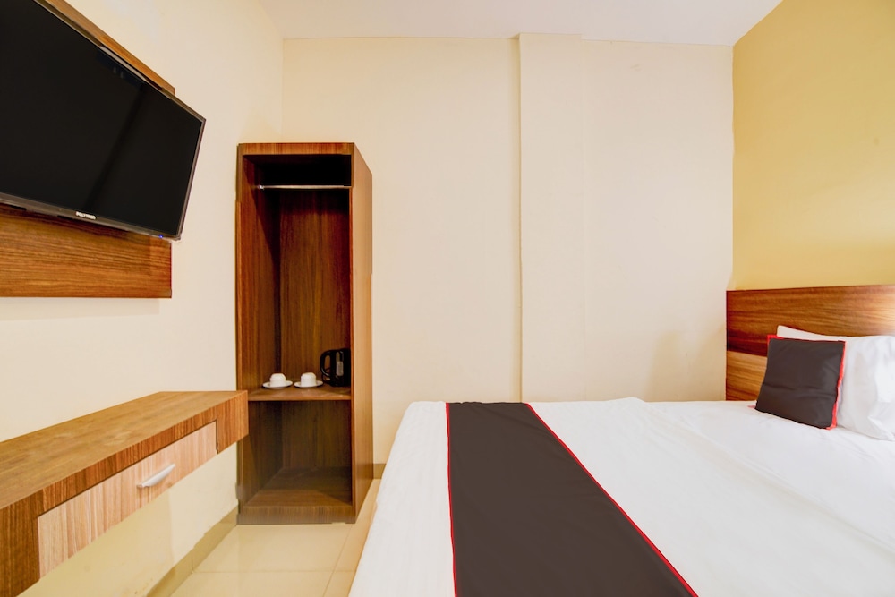 Capital O Pusat Kota Pekanbaru Near Mall Living World Formerly Radja Homestay