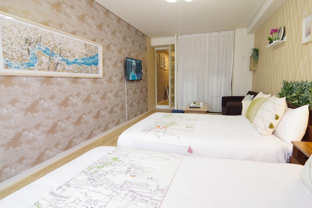 Nipponbashi Art Hotel
