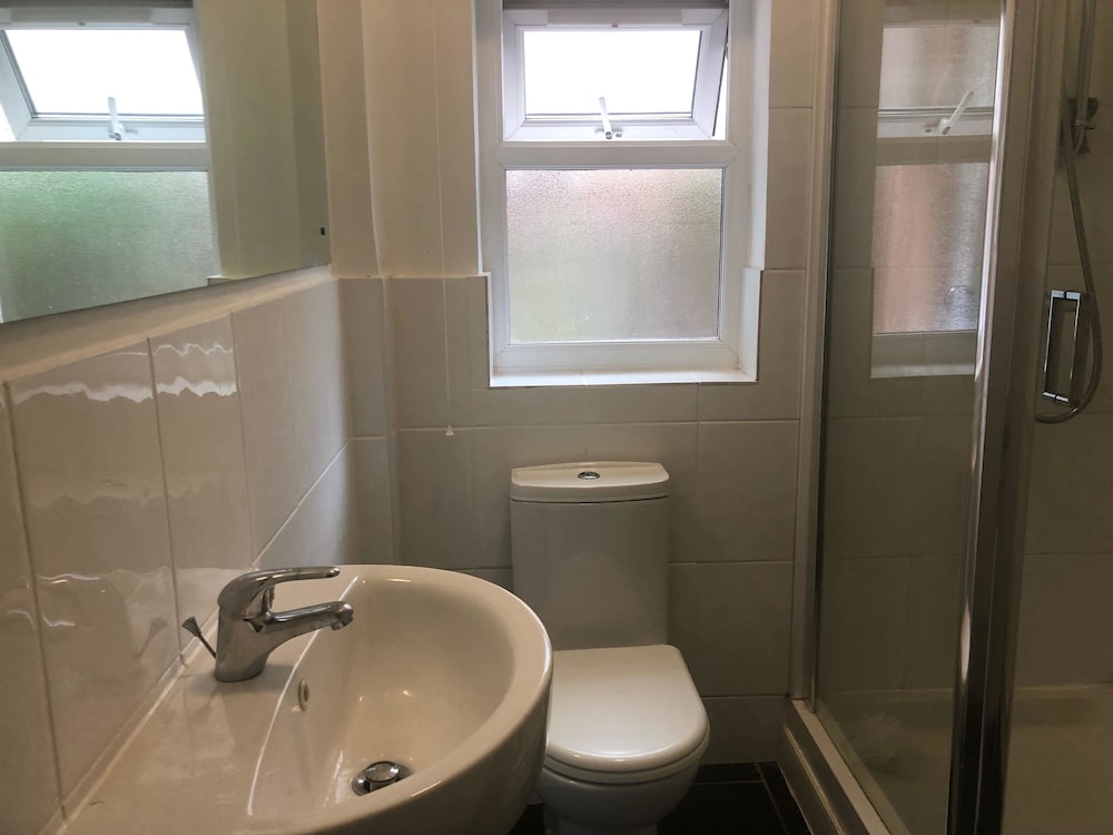 Guildford Vacations - Right Stays - Property Image 8