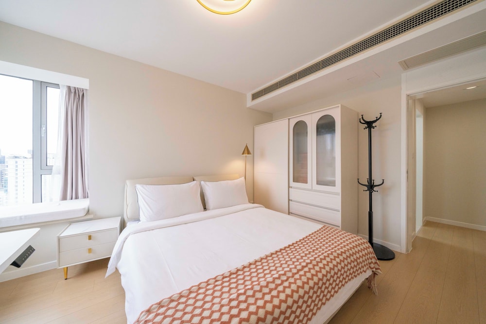 Tyms 3BR Duplex APT Xujiahui Shanghai