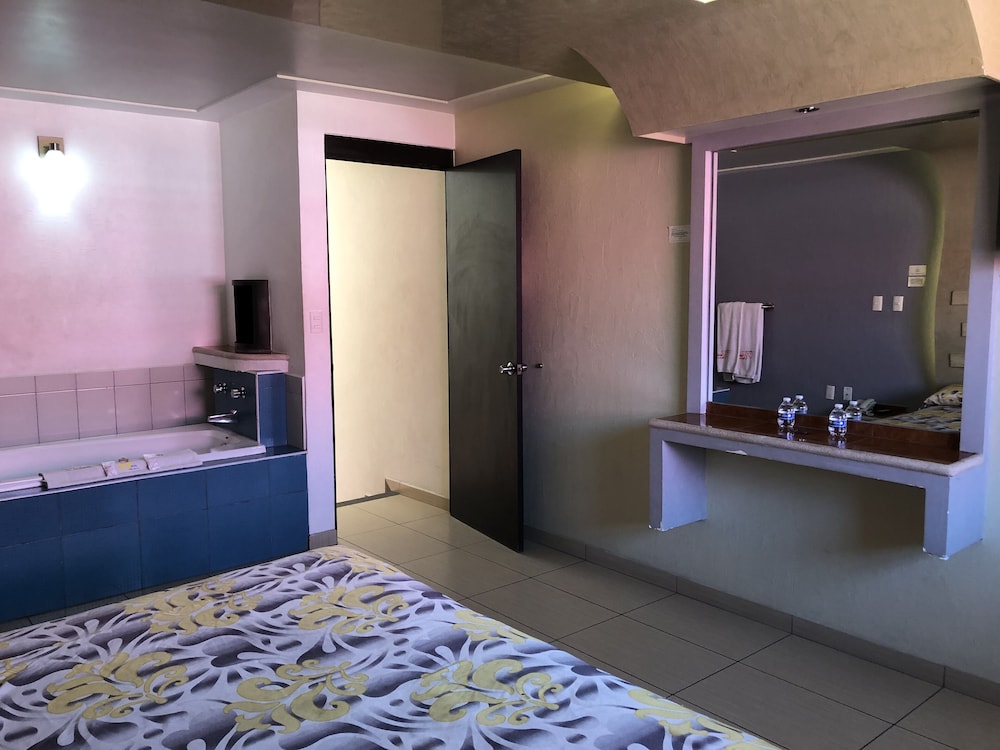 Hotel & Villas 7