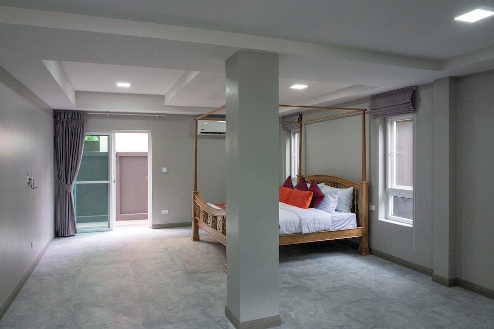 4BR Villa Ideal for Groups Families V262