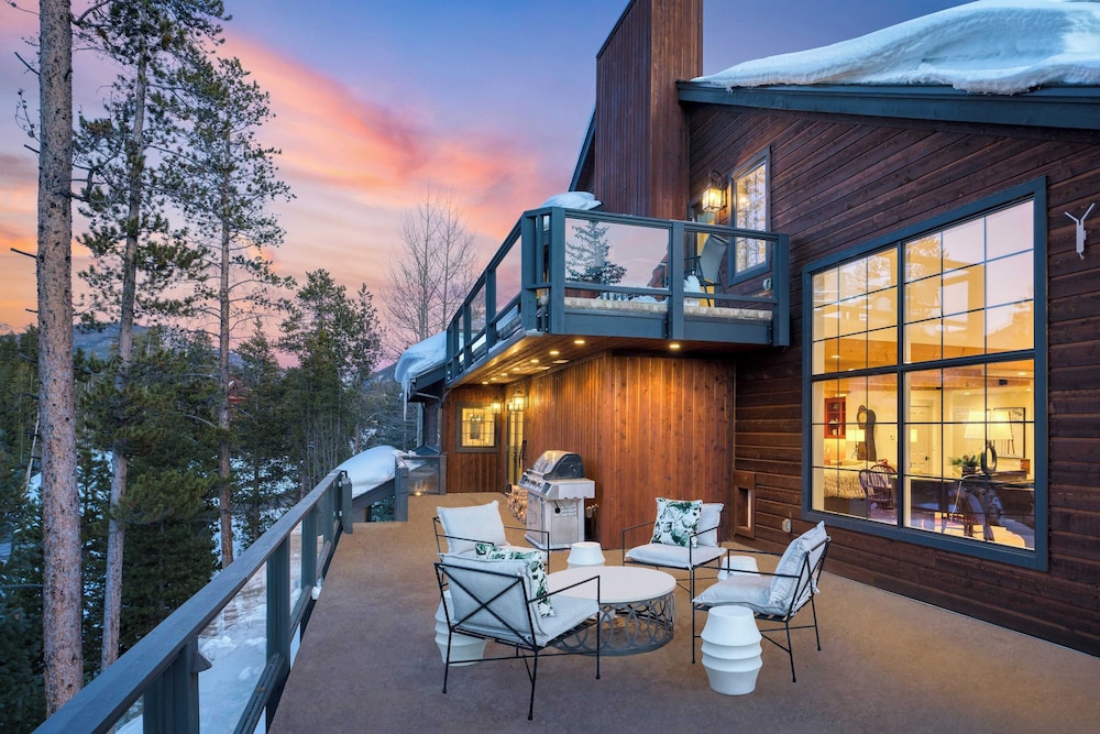 Luxury Mountain Estate w/ Indoor Pool, Gym & Hot Tub Near Keystone | Sleeps 19