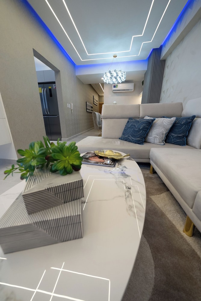 Enjoy Stylish 3br 3, 5b Stylish, Downtown Ocean View
