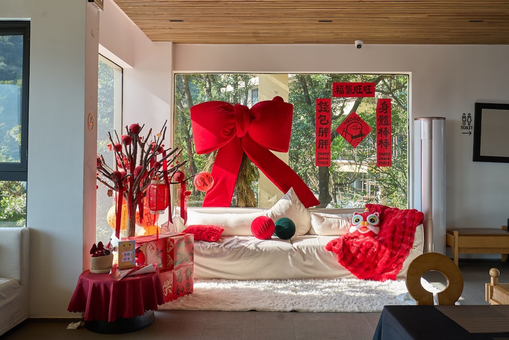 Miyue Shenzhen Tianlu Secret Wild Wizard Holiday Hotel