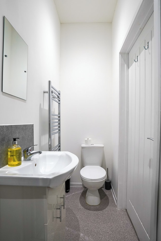 Homesly Guest Rooms - Self Checkin