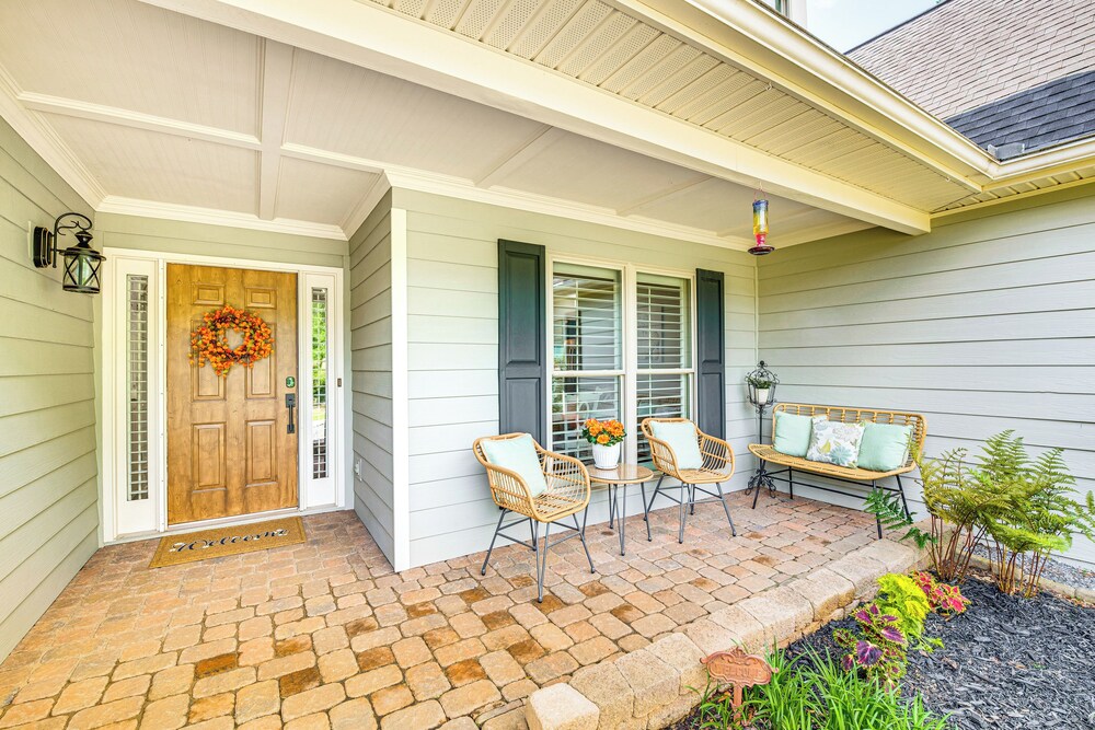 Outdoor Entertainment Area: Sharpsburg Home!