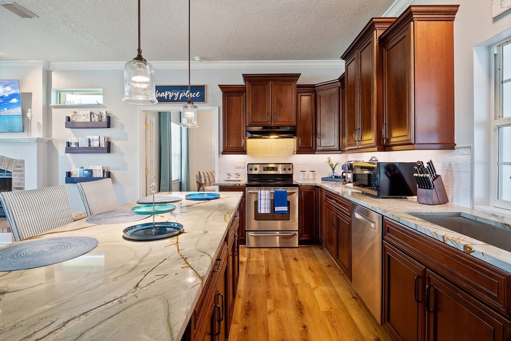 Beach Cottage 3 Bed 2 Bath Heated Pool Free Golf Cart Bring Your Boat RV Private 1AC lot